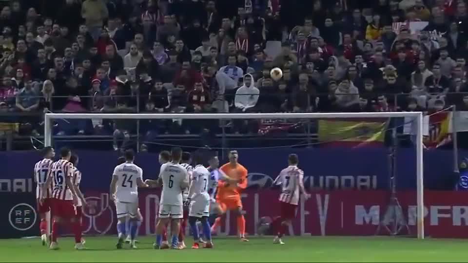 意媒：萨里要求拉齐奥冬窗买中场，梦想得到弗拉泰西