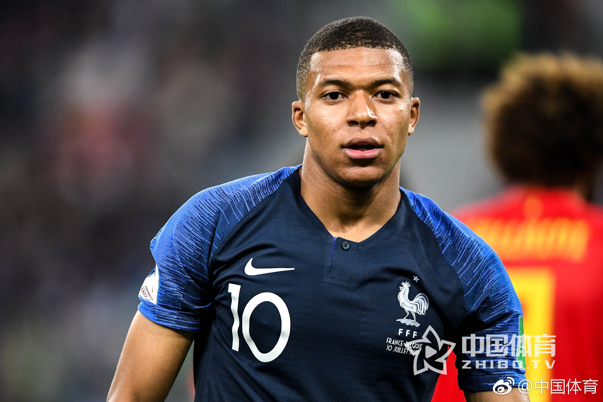 梅西一年造进球74个！三大MVP！快踢满全场还能边线一过四！