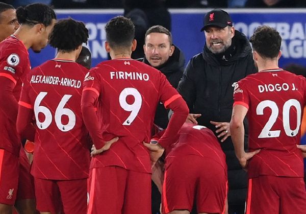 篮球勇士全队轮转体系优化